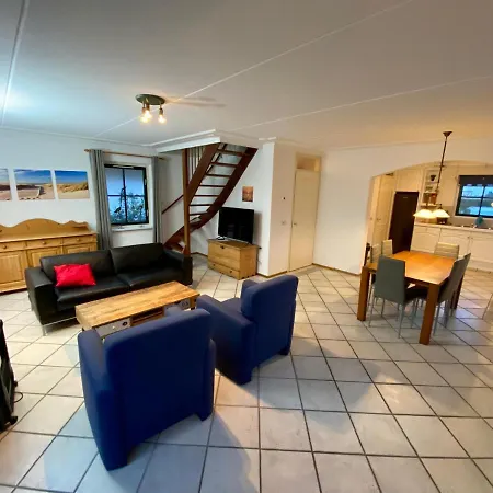 Buiten 84, Fusslaufig Zum Strand, 5 Personen *