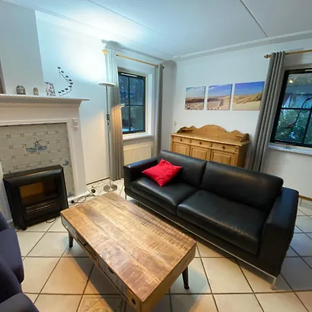 Buiten 84, Fusslaufig Zum Strand, 5 Personen Apartment