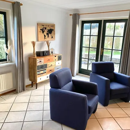 Buiten 84, Fusslaufig Zum Strand, 5 Personen Apartment