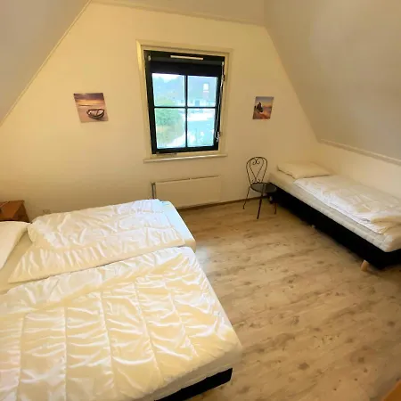 Buiten 84, Fusslaufig Zum Strand, 5 Personen Apartment *